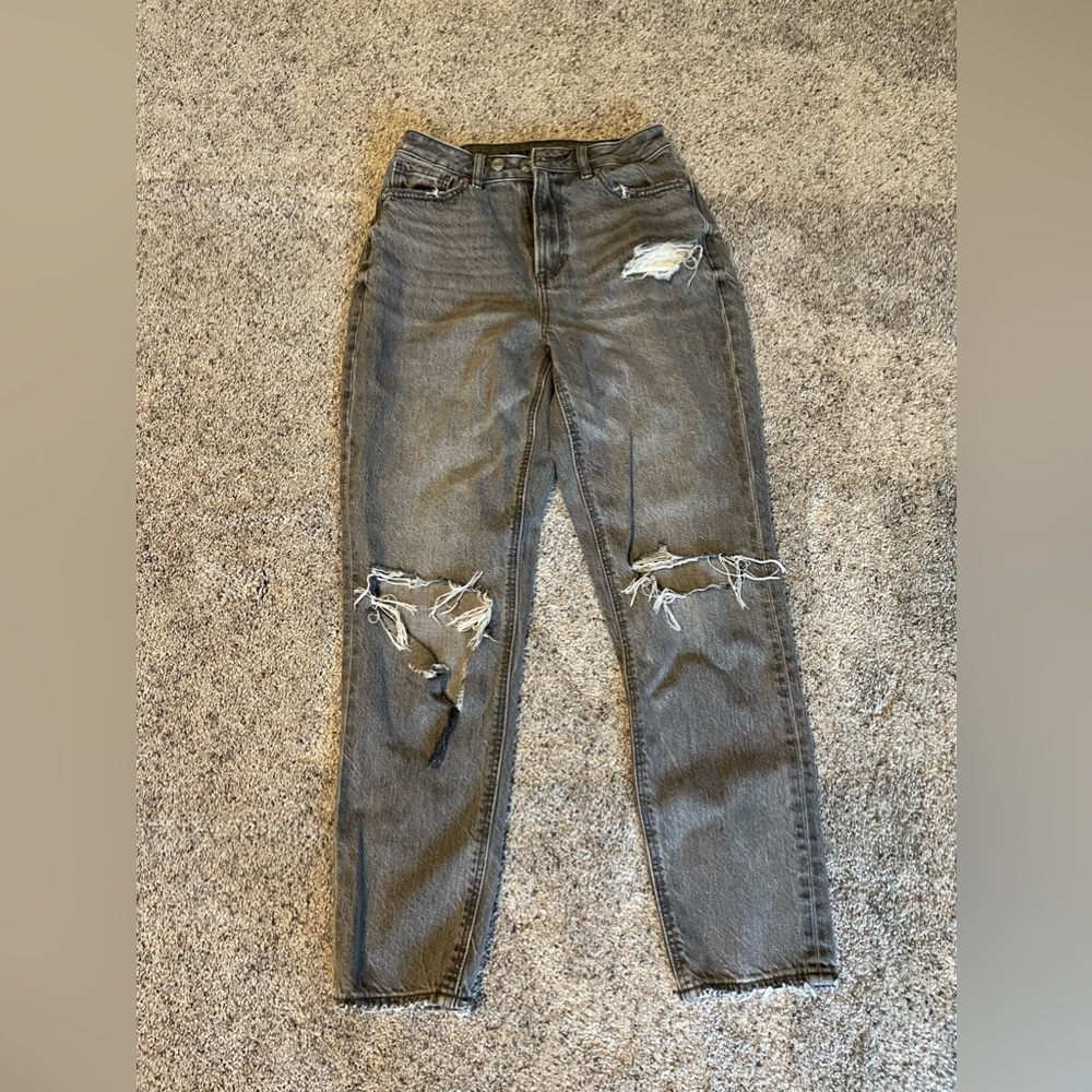 American Eagle gray mom jeans size 2 regular distressed